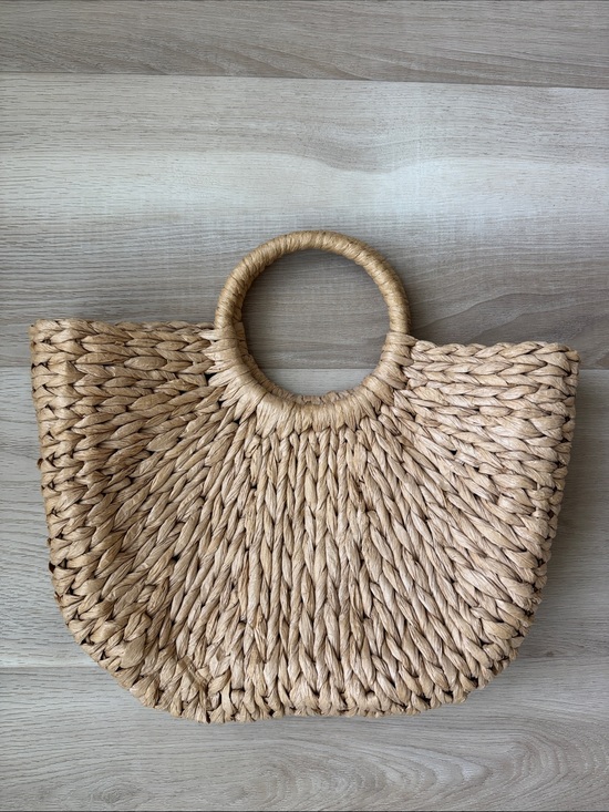 Anthropologie Handbags - Woven Straw Beachy Summer Bag/Purse